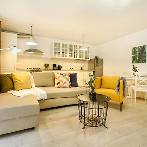 The Comfy Spot - 1 Br-apartment & Parking Included In North Business Area Bucureşti